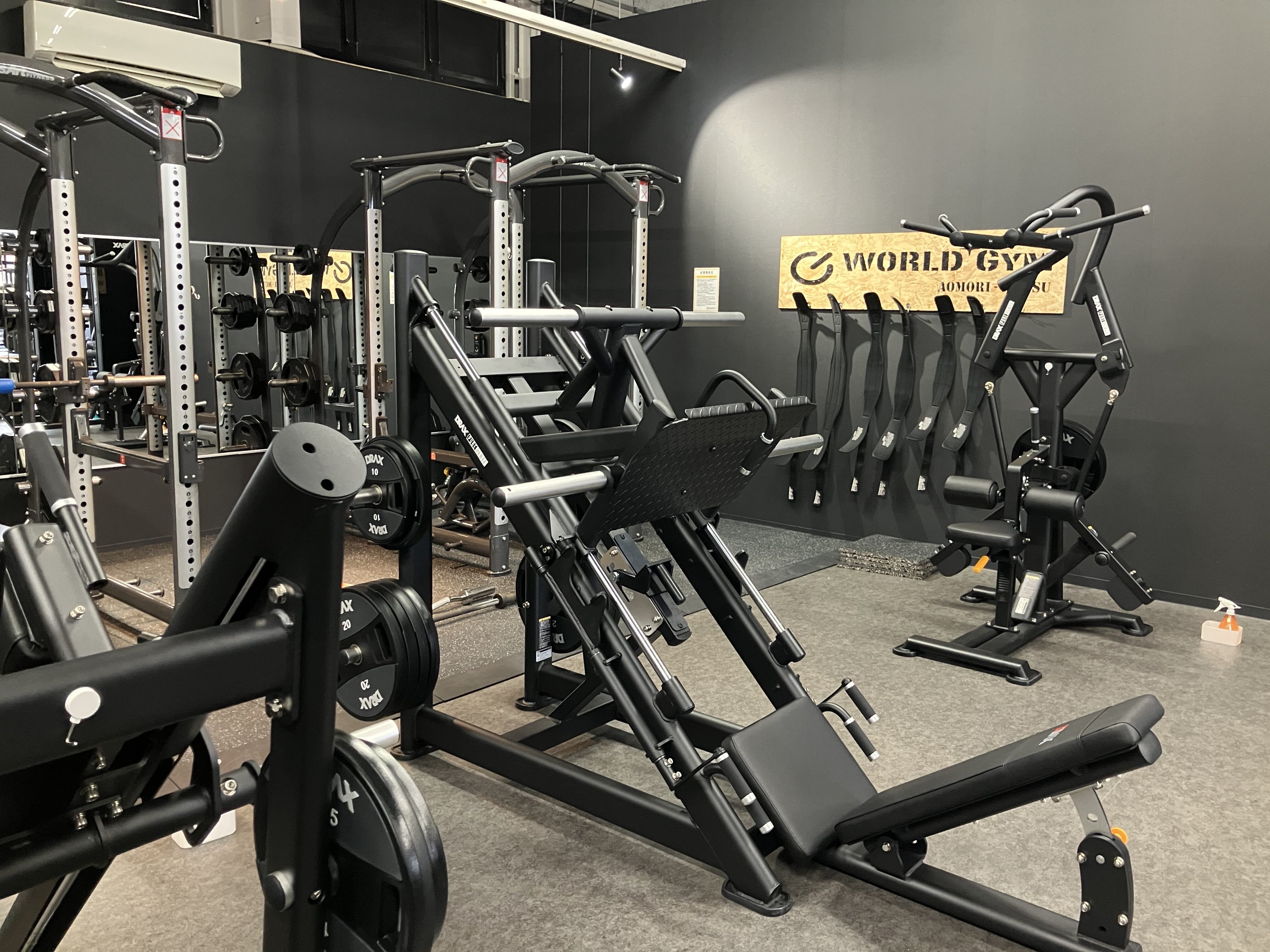 プレートロードマシン多数導入！ジム経験者の方も満足いただけるラインナップです！（青森むつ店|青森県むつ市のフィットネスジム）