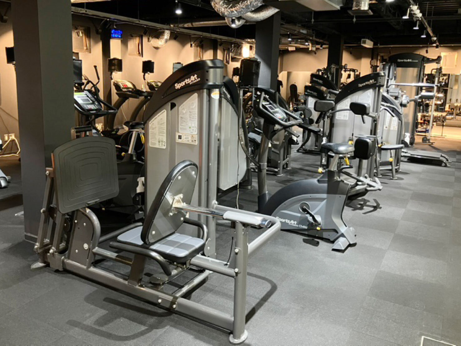 マシンは種類・台数ともに充実のラインナップ！（大日店|大阪府守口市のフィットネスジム）