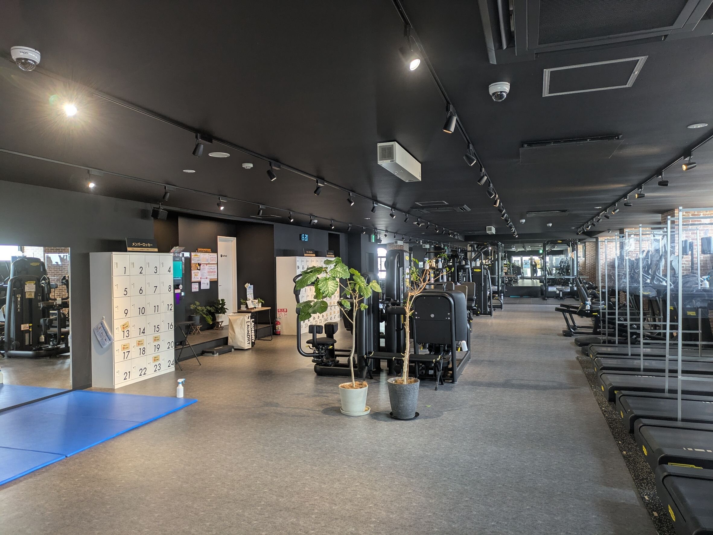 広々空間で快適トレーニング！（ 河内国分駅前店|大阪府柏原市のフィットネスジム）