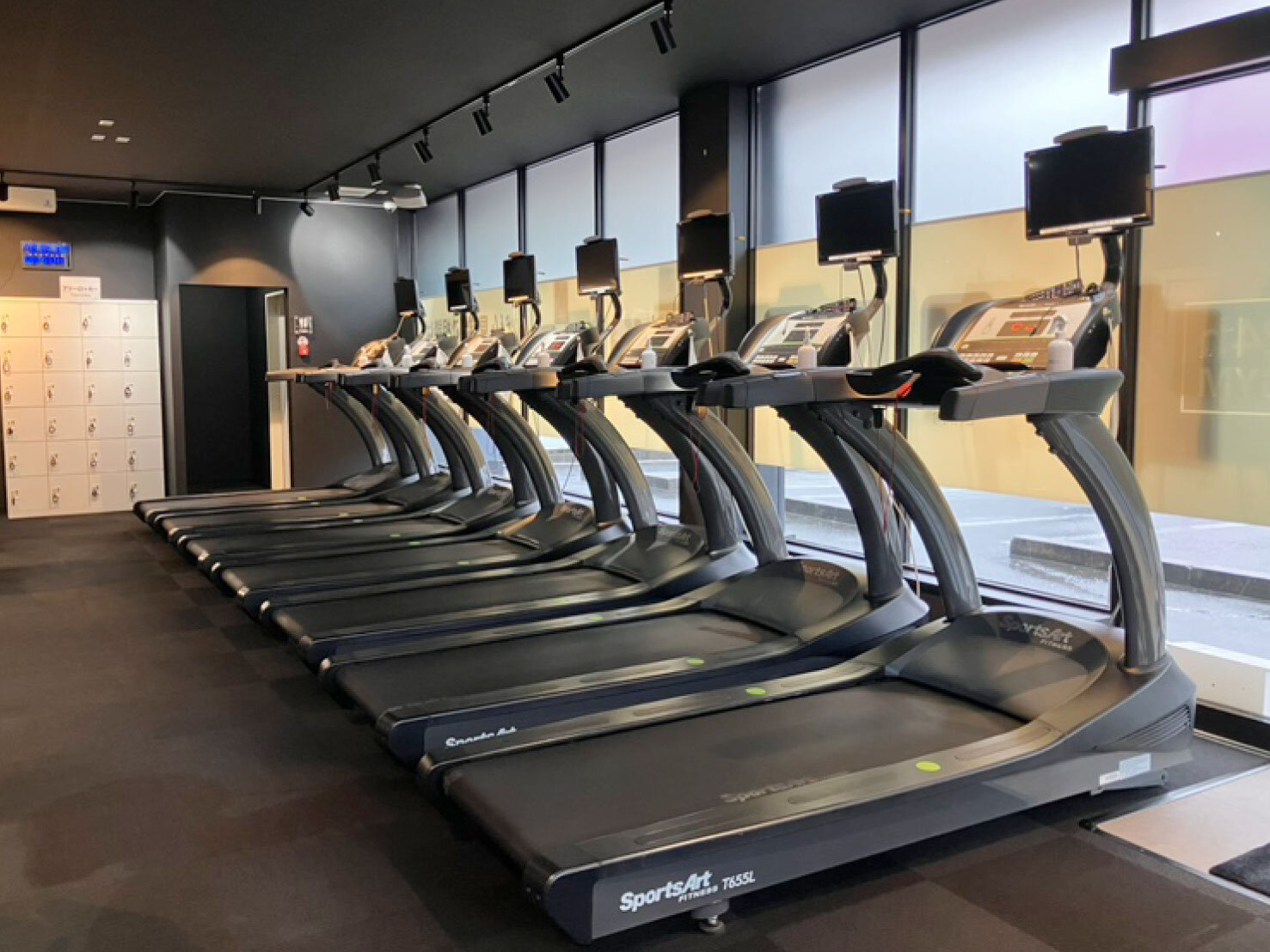 パーテーション完備で安心してご利用いただけます。（善根寺店|大阪府東大阪市のフィットネスジム）