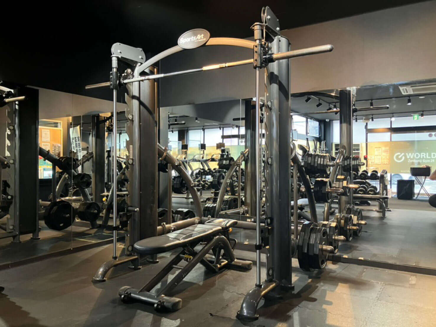 フリーウエイトスペースでは高重量トレーニング可能！（善根寺店|大阪府東大阪市のフィットネスジム）