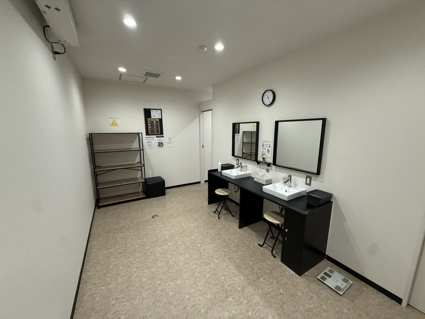 広々とした男女別更衣室！女性更衣室はロック付きで安心☆（廿日市店|広島県廿日市市のフィットネスジム）