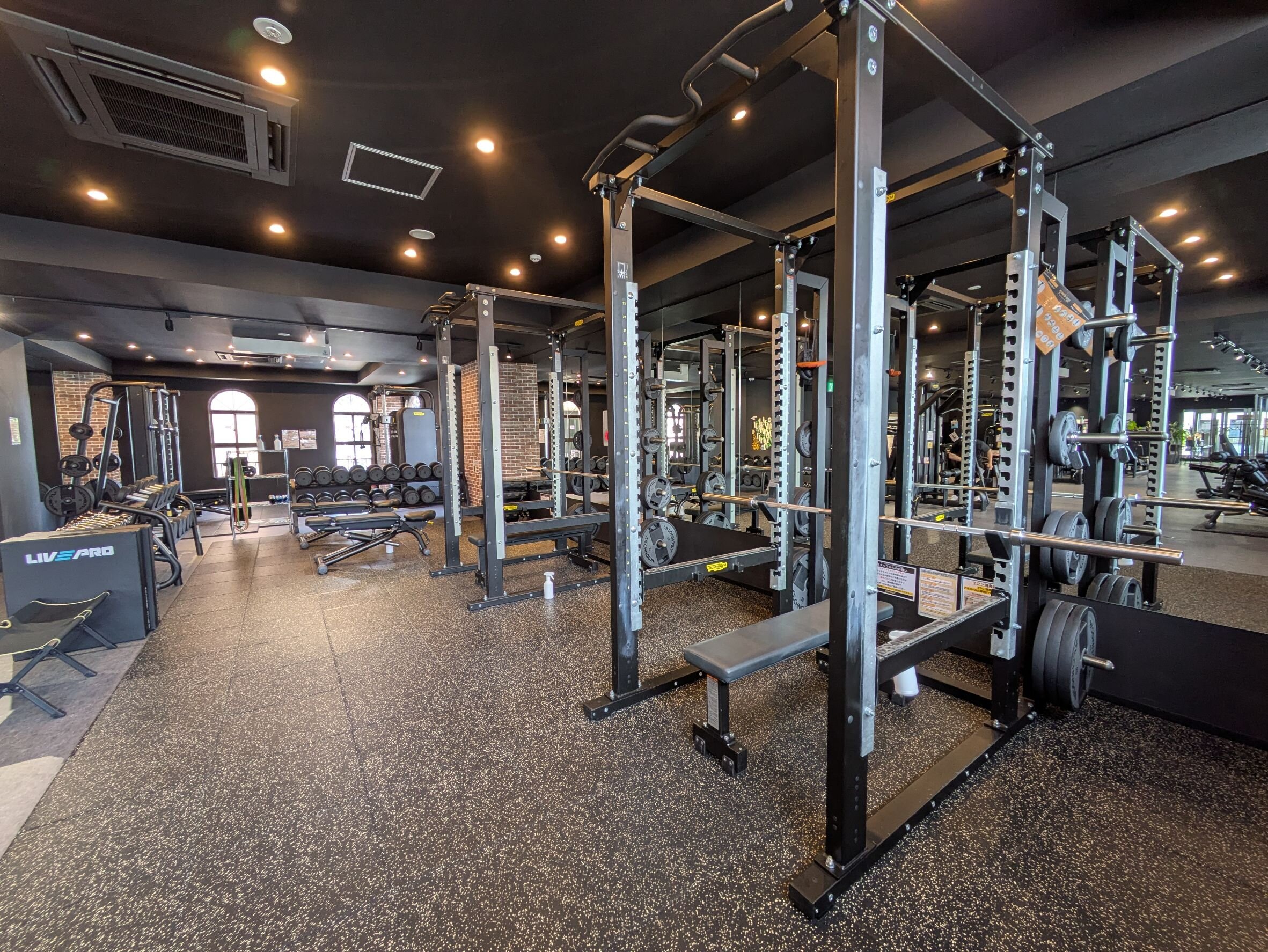 フリーウェイトも充実！本格的に鍛えたい方にもおあすすめ！（ 河内国分駅前店|大阪府柏原市のフィットネスジム）