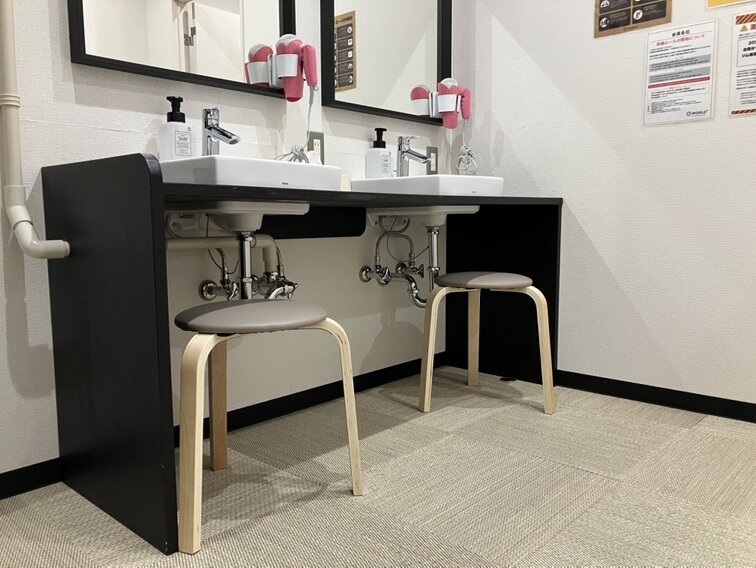 男女更衣室、ドライヤー2台ずつ完備！（釧路文苑店|北海道釧路市のフィットネスジム）