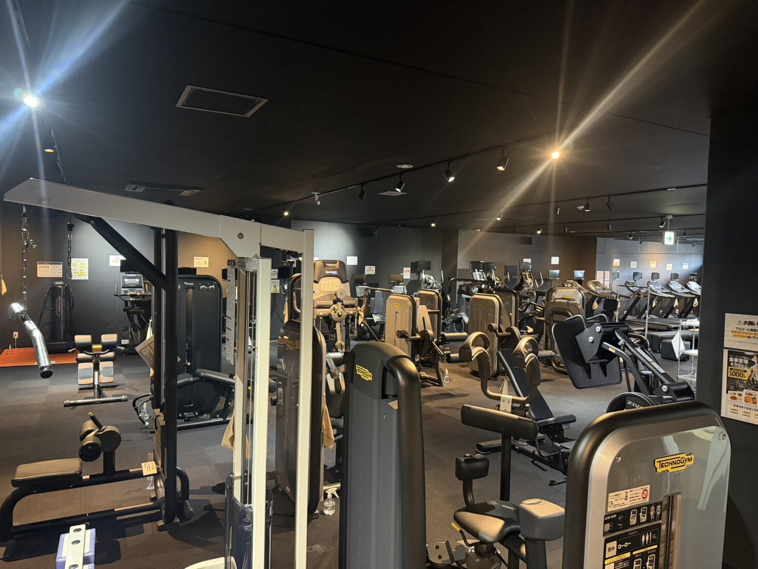 見学できます♪初心者歓迎！スタッフアワー(10時～21時)にお電話いただくか、ホームページ下の〈見学の申し込み〉よりネット予約申請できます。（周南新宿店|山口県周南市のフィットネスジム）