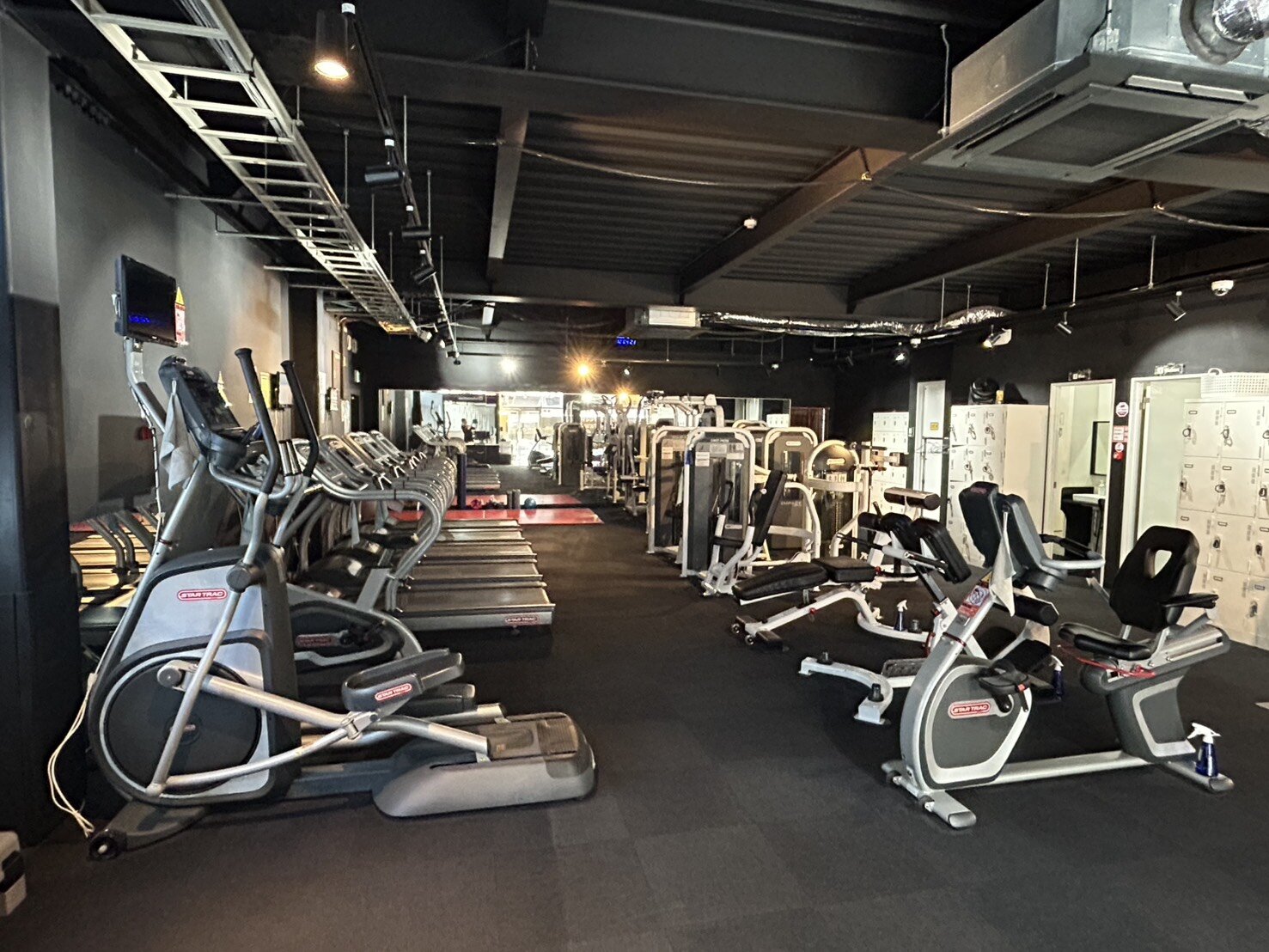 店内マシーン（高安店|大阪府八尾市のフィットネスジム）