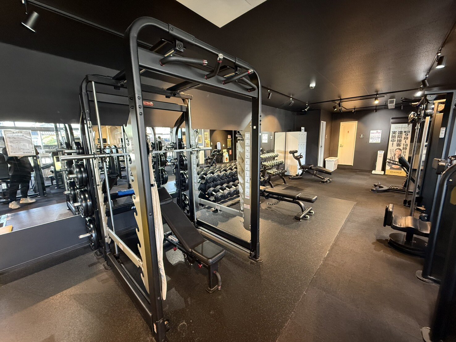 フリーウエイトスペースでは高重量トレーニング可能！（豊岡店|兵庫県豊岡市のフィットネスジム）