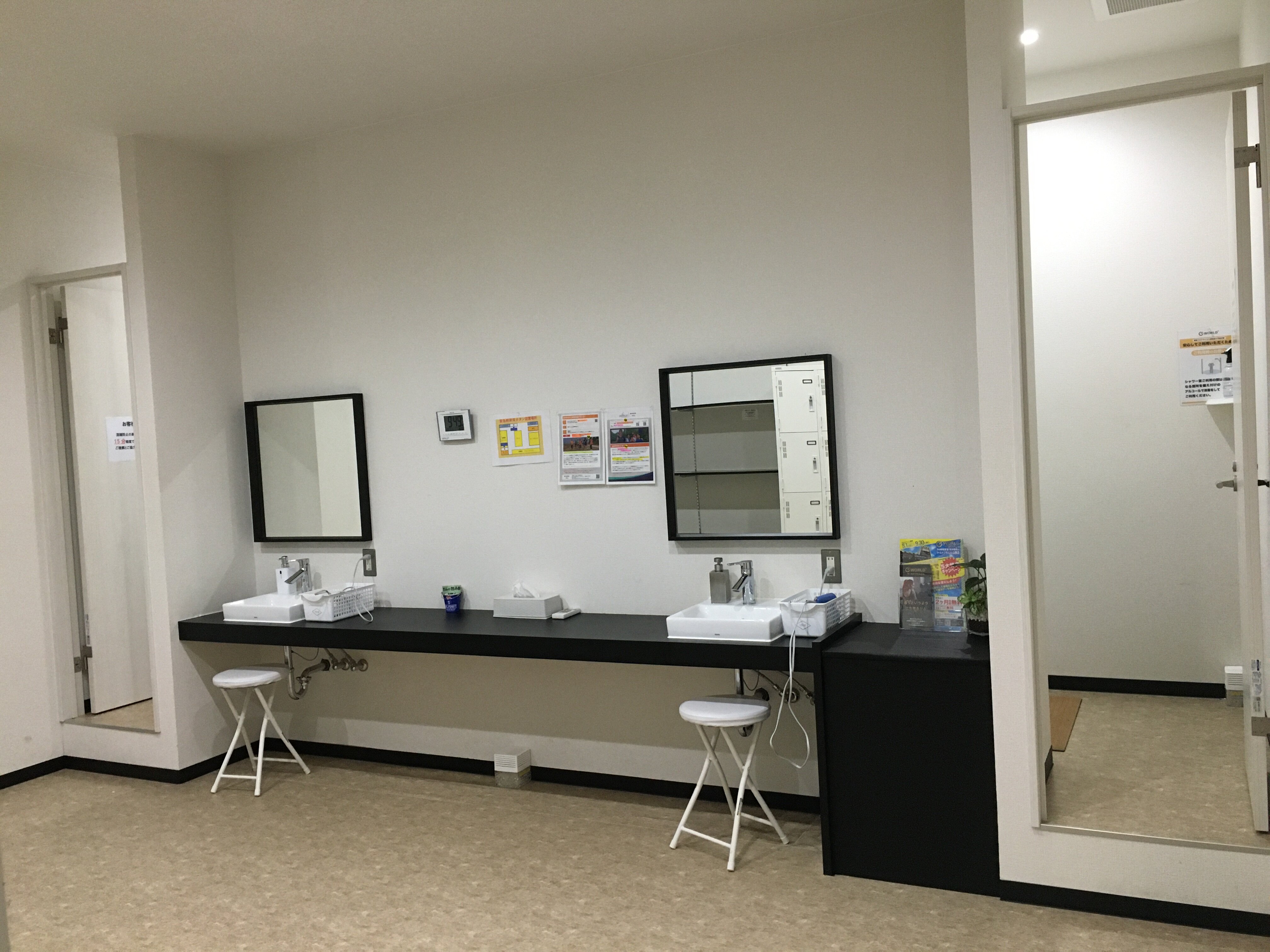 きれいな更衣室・シャワー室はいつでもお使いいただけます！（山鹿店）