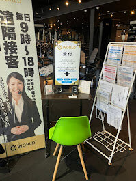 モニターにてカスタマースタッフが土日祝日も受付対応しています。（吉野店|鹿児島県鹿児島市のフィットネスジム）