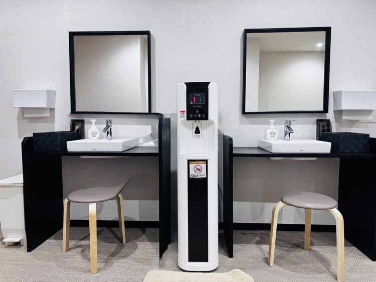 各更衣室に設置の水素水サーバー、無料です！ボトルをご持参ください♪（八日市店|滋賀県東近江市のフィットネスジム）
