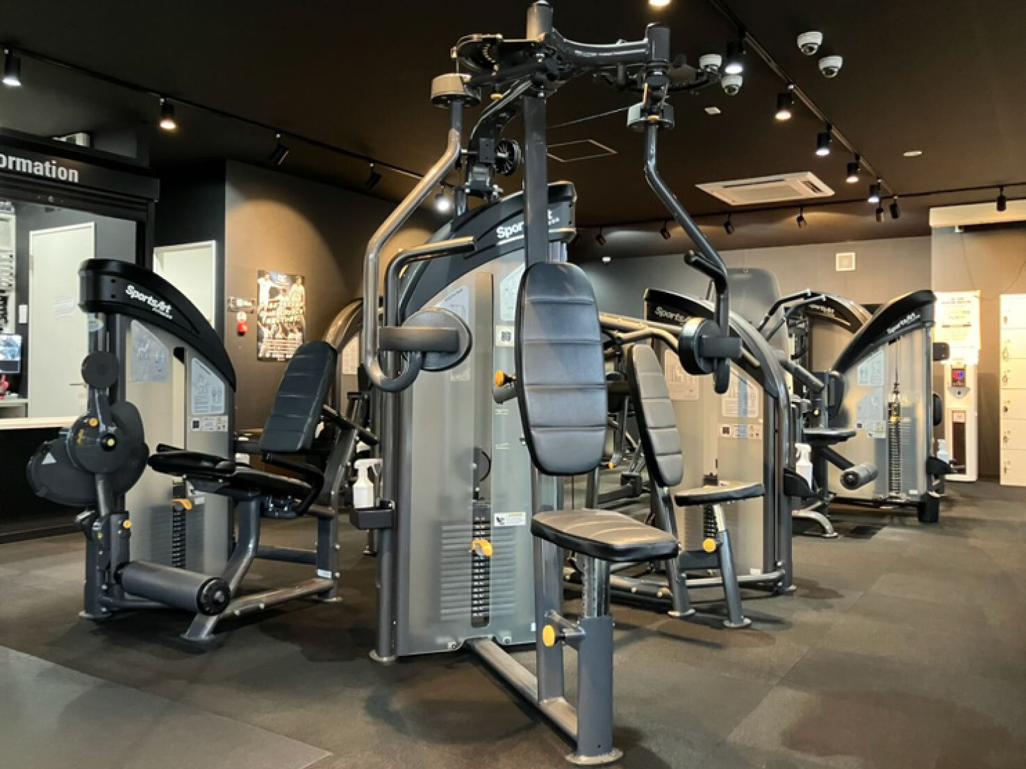 小まめな清掃と消毒を行っております。（善根寺店|大阪府東大阪市のフィットネスジム）